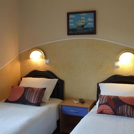 Apartments Pod Lozom With Seaview Petrovac 客房 照片