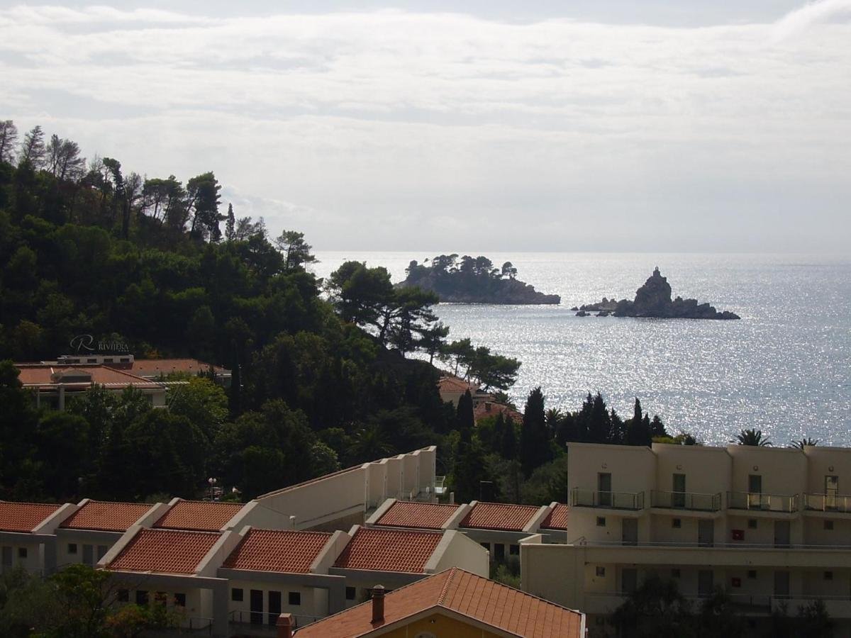 Apartments Pod Lozom With Seaview Petrovac 客房 照片